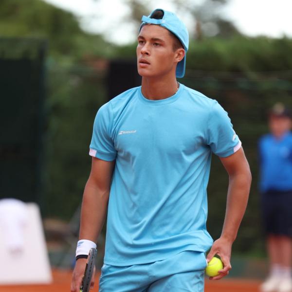 Интервью с российским юниором Саввой Рыбкиным: о победе на юниорском Мастерсе, Федерере, его тренере, Шлемах и любви к шахматам Интервью с российским юниором Саввой Рыбкиным: о победе на юниорском Мастерсе, Федерере, его тренере, Шлемах и любви к шахматам