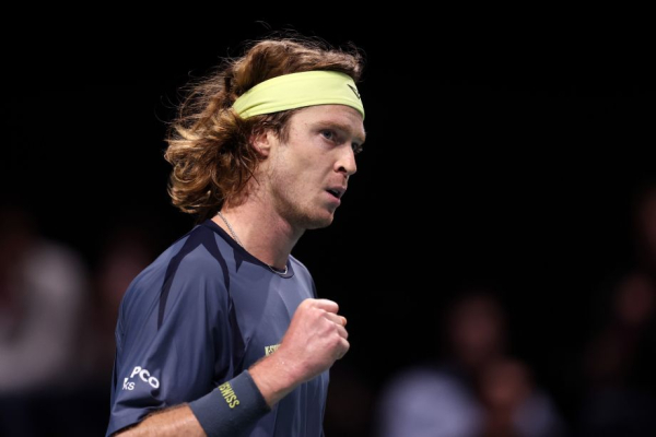 Карлос Алькарас: сенсационное поражение на Мастерсе в Париже-2025, почему замедлили корты, результат, кто что сказал, где смотреть Карлос Алькарас: сенсационное поражение на Мастерсе в Париже-2025, почему замедлили корты, результат, кто что сказал, где смотреть