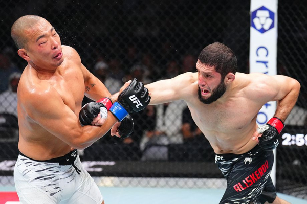 Икрам Алискеров, UFC 321, победа, последний бой Алискерова, карьера в UFC, кто следующий соперник, реванш с Уиттакером